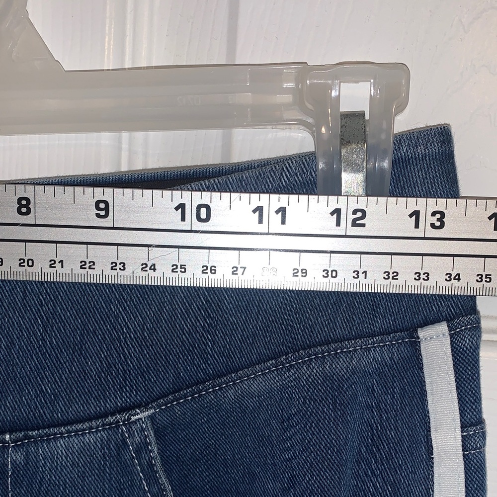 NWOT HALARA Flex High Waisted Blue Flare & Wide Leg Jeans - Picture 9 of 10